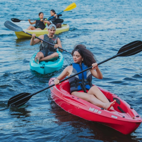 Kayak en el lago Coatepeque